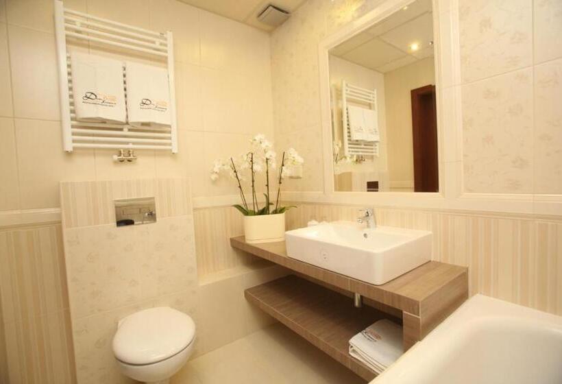 غرفة ديلوكس, Dwór Kresowy