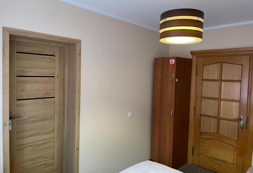 חדר בסיסי, Zajazd Nad Sanem