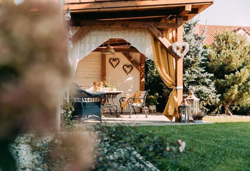 テラス付き１ベッドルームアパートメント, Apartementy   Weranda   Z Ogrodem W Centrum