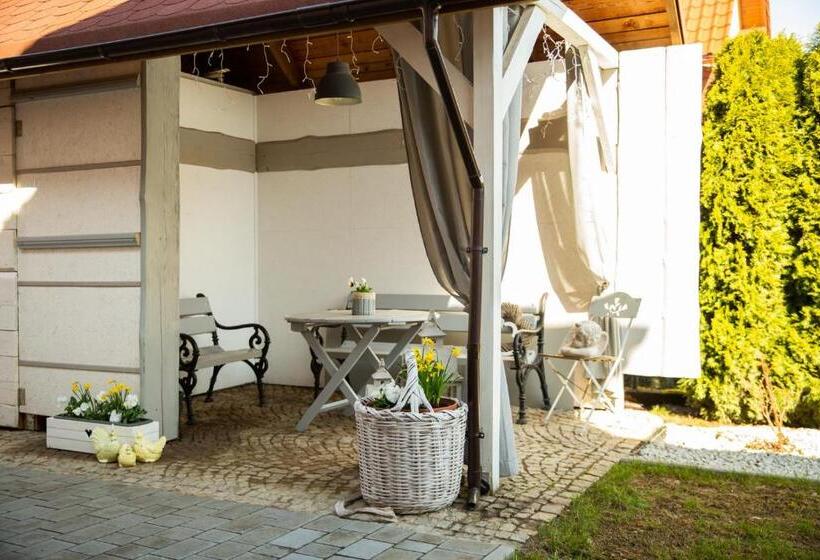 スタンダードスタジオ, Apartementy   Weranda   Z Ogrodem W Centrum