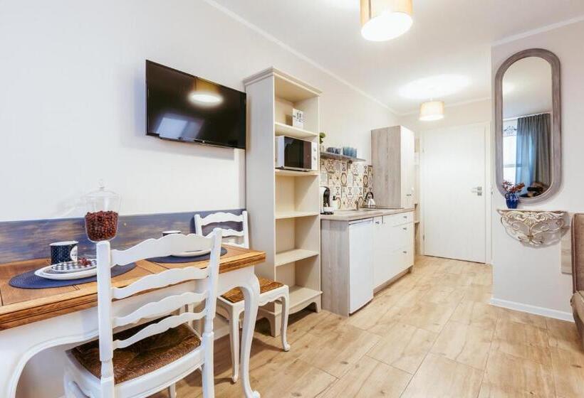 庭の見える１ベッドルームアパートメント, Apartementy   Weranda   Z Ogrodem W Centrum