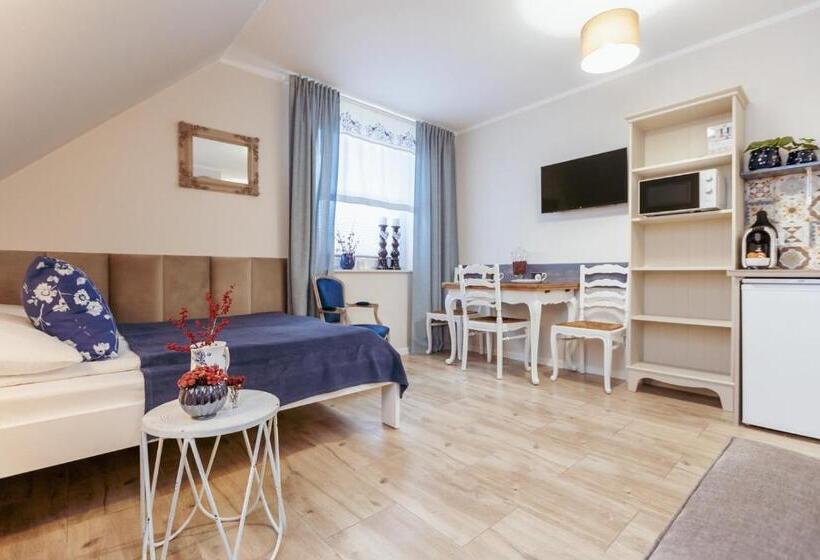 庭の見える１ベッドルームアパートメント, Apartementy   Weranda   Z Ogrodem W Centrum