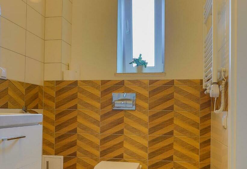 اتاق استاندارد با تخت بزرگ, Go Mazury