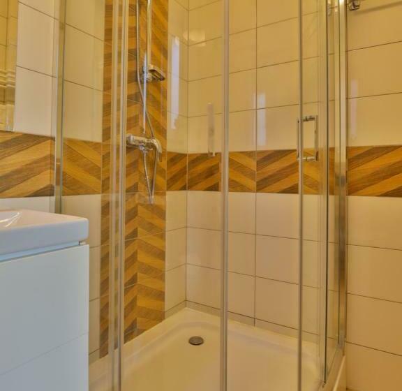 اتاق لوکس با بالکن و چشمانداز دریا, Go Mazury