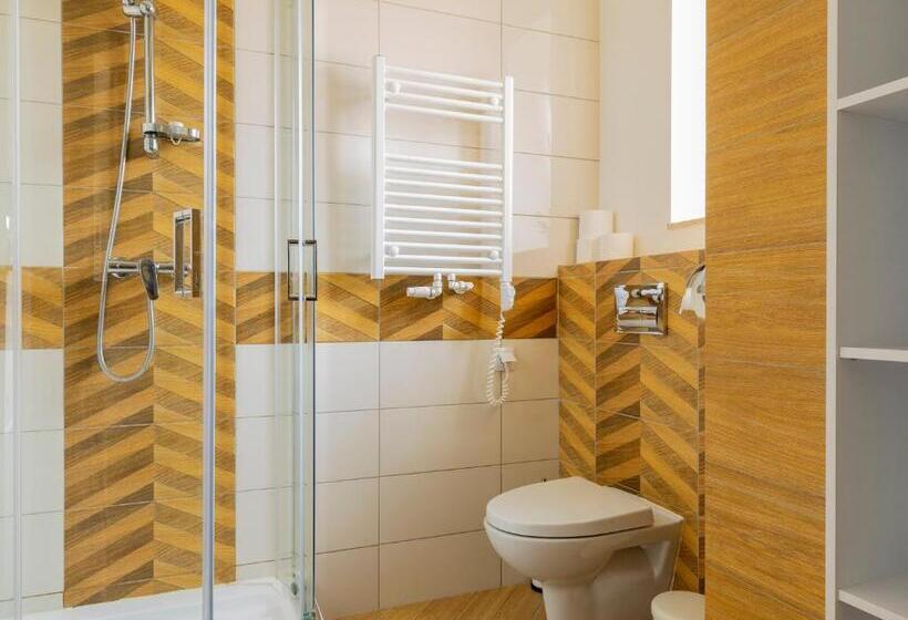 اتاق لوکس با بالکن و چشمانداز دریا, Go Mazury