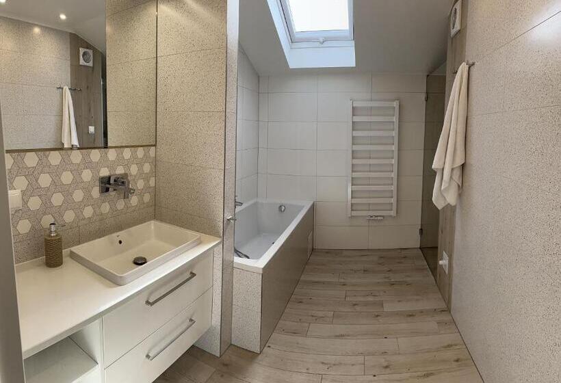 Suite with lake view, Go Mazury