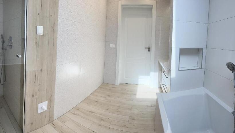 Suite with lake view, Go Mazury