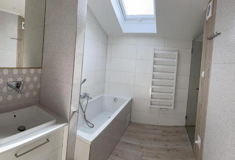 Suite with lake view, Go Mazury