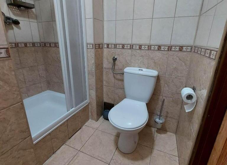 غرفة قياسية مزوَّدة بشُرفة, Granik