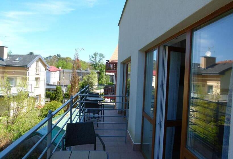 غرفة قياسية سرير كينج, Granik