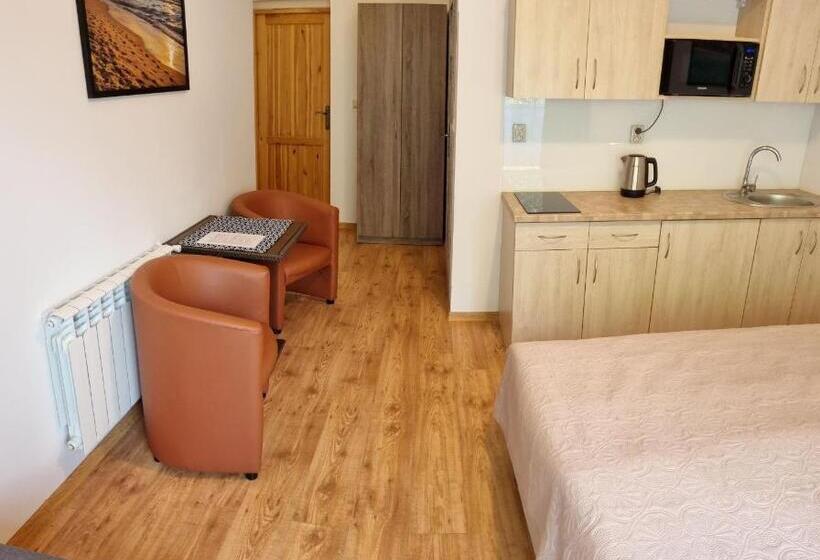 غرفة قياسية سرير كينج, Granik