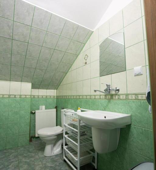 غرفة قياسية ثلاثية مزودة بشرفة, Granik