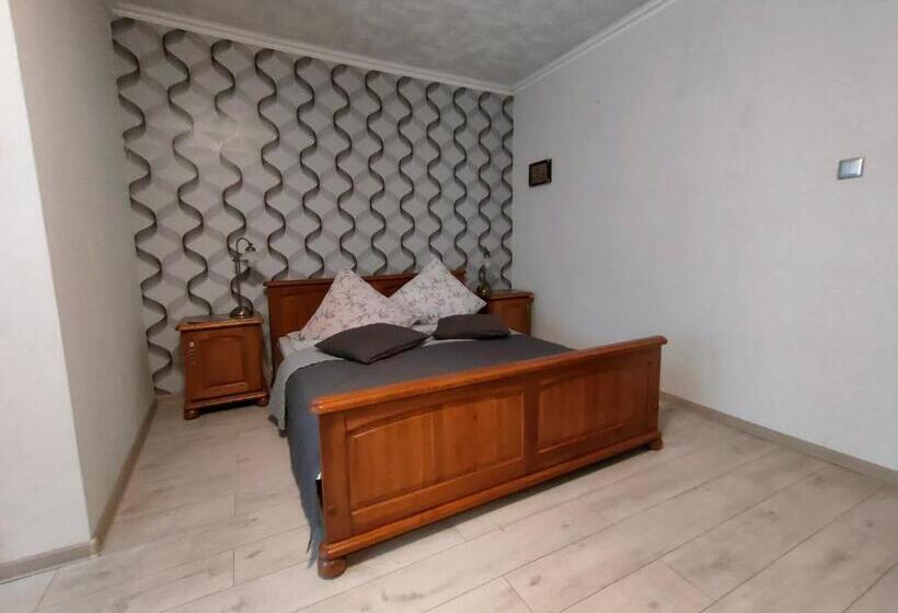 Номер Стандарт Трехместный, Pokoje Gościnne Cuma