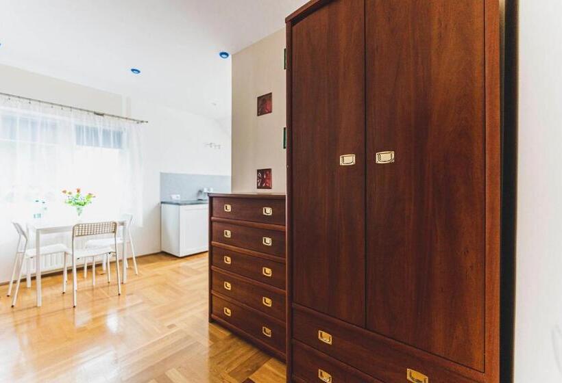 اتاق سوپریور سه تخته, Słoneczna 23