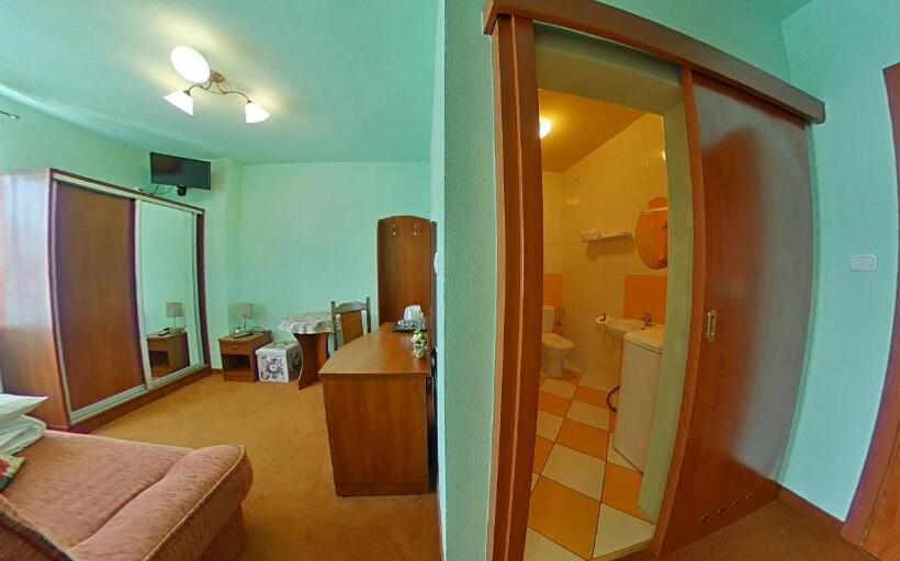 חדר סטנדרט לשלושה, Willa Mewa