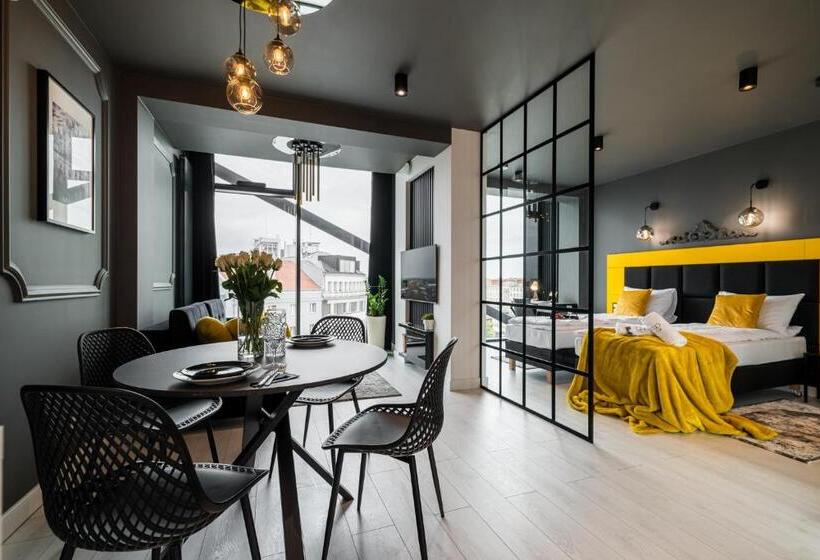 سوییت جونیور, Q18 Apart