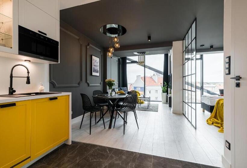 سوییت جونیور, Q18 Apart