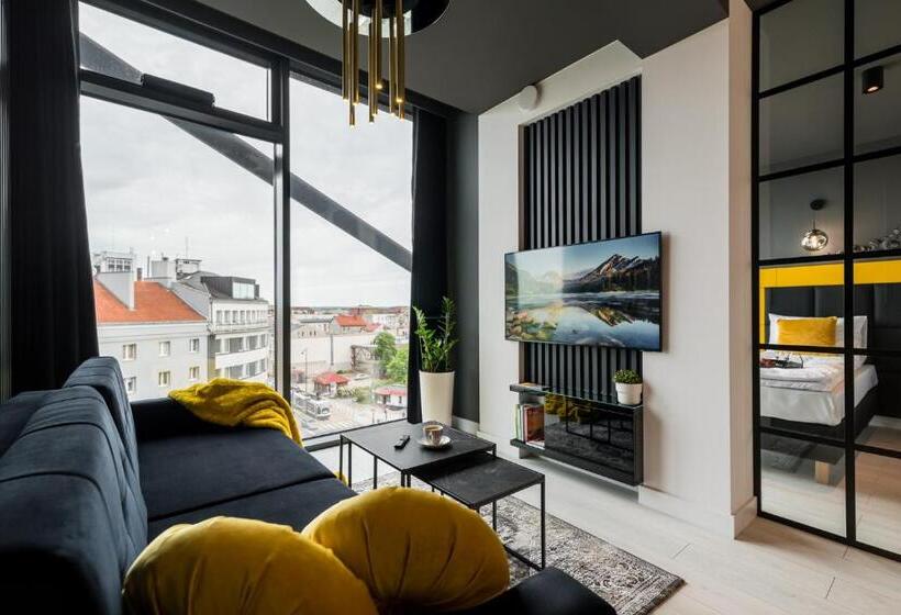 سوییت جونیور, Q18 Apart