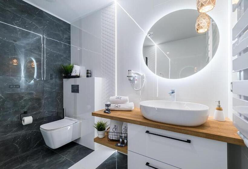 سوییت جونیور, Q18 Apart