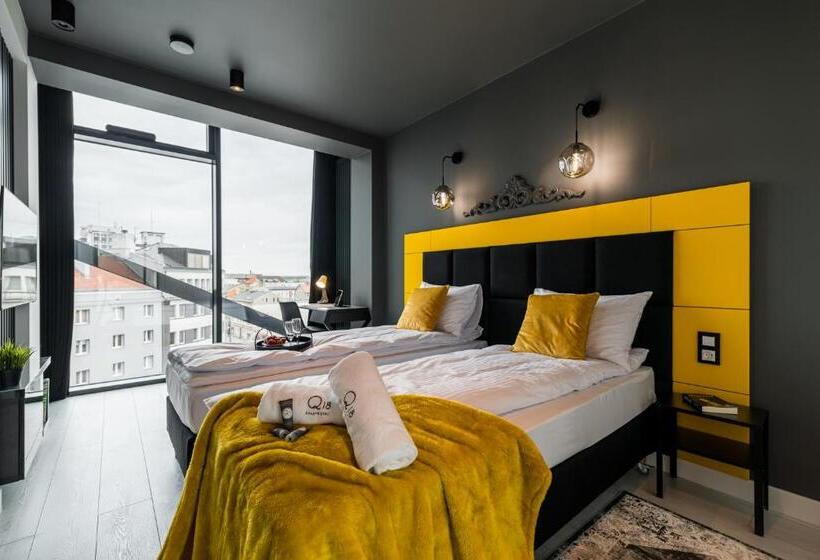 سوییت جونیور, Q18 Apart