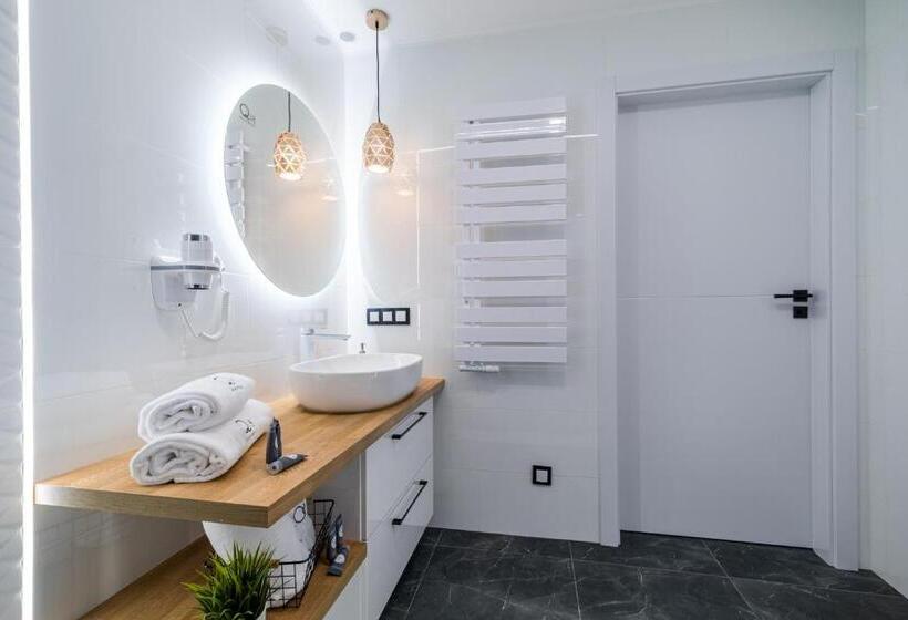 سوییت جونیور, Q18 Apart