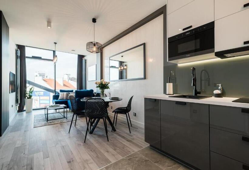 آپارتمان 1 خوابه, Q18 Apart