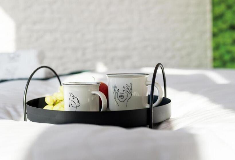 آپارتمان 1 خوابه با تراس, Q18 Apart