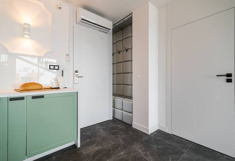 آپارتمان 1 خوابه, Q18 Apart