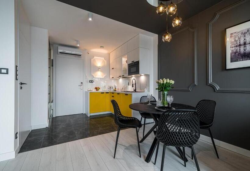 سوییت جونیور, Q18 Apart