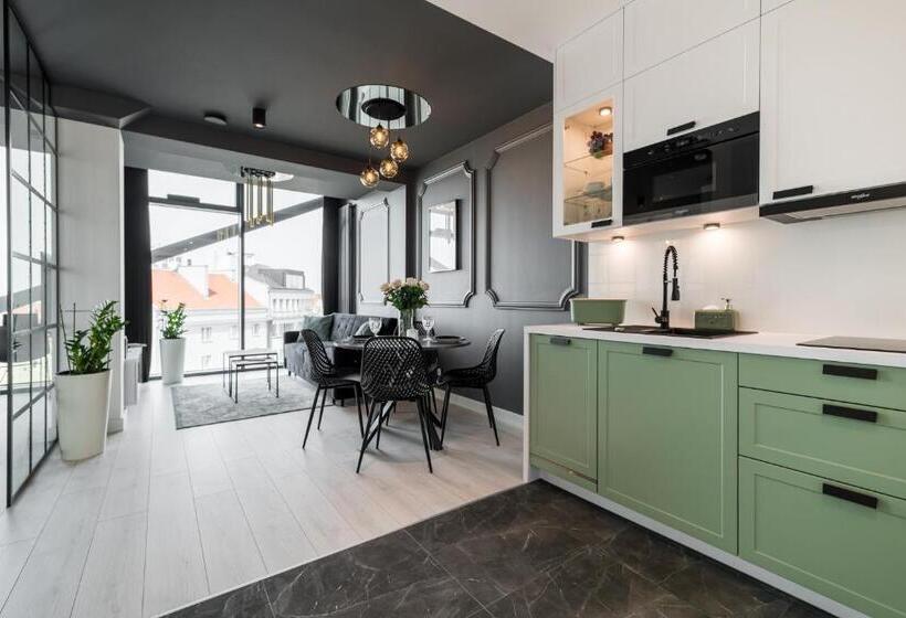 سوییت جونیور, Q18 Apart