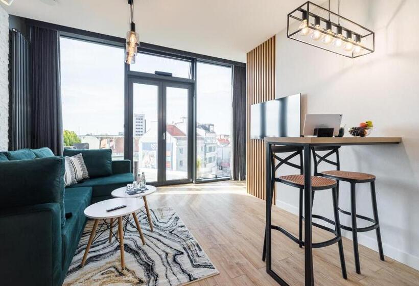 آپارتمان 1 خوابه با تراس, Q18 Apart