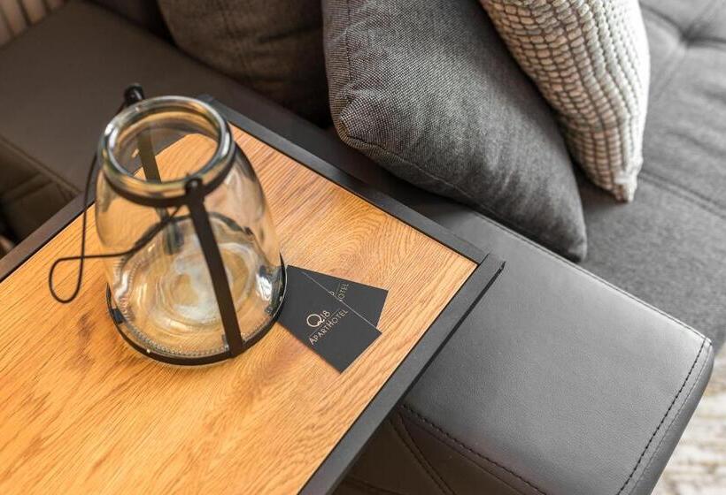 استودیوی لوکس, Q18 Apart