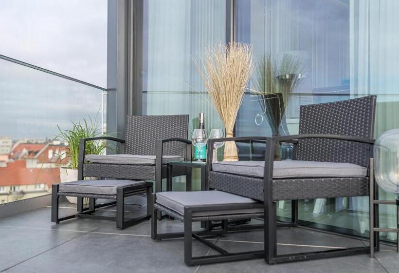 سوییت سوپریور, Q18 Apart