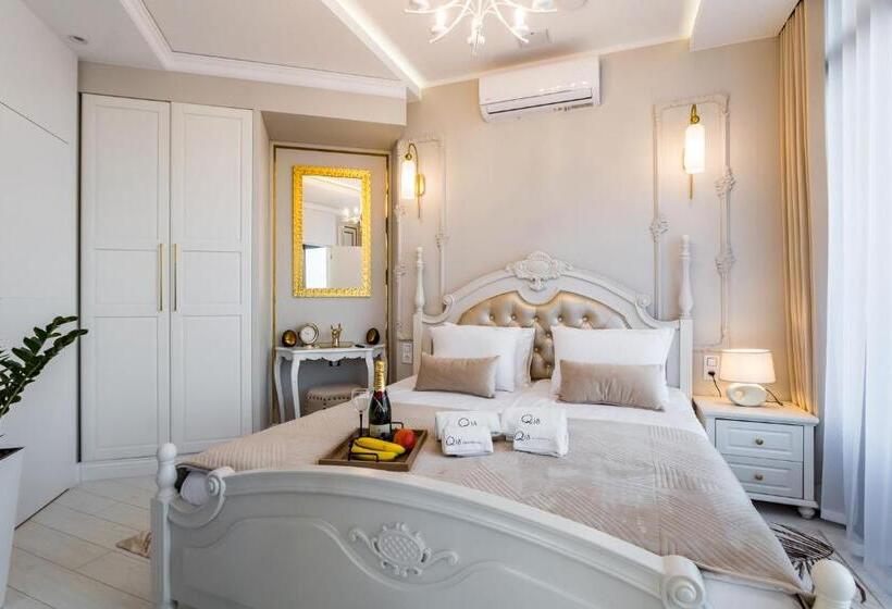 1 Bedroom Penthouse Apartment, Q18 Apart