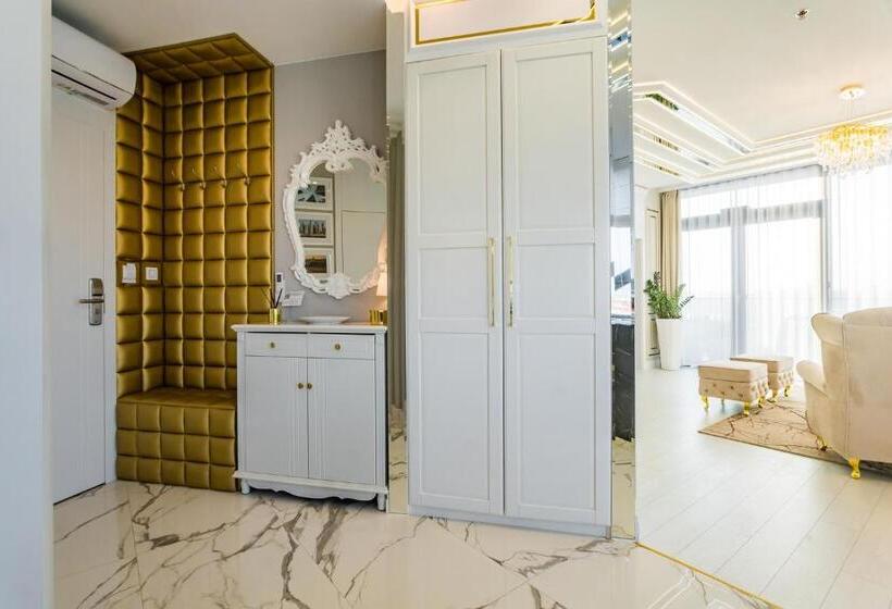 1 Bedroom Penthouse Apartment, Q18 Apart