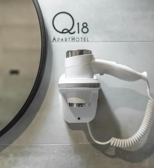 سوییت لوکس, Q18 Apart