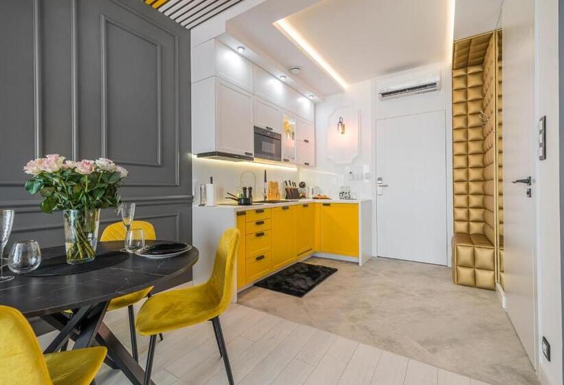 سوییت, Q18 Apart