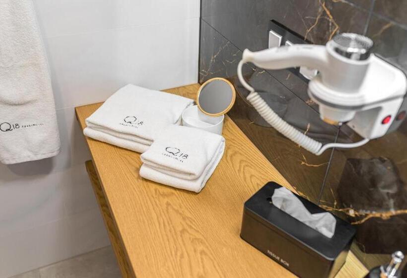 سوییت, Q18 Apart