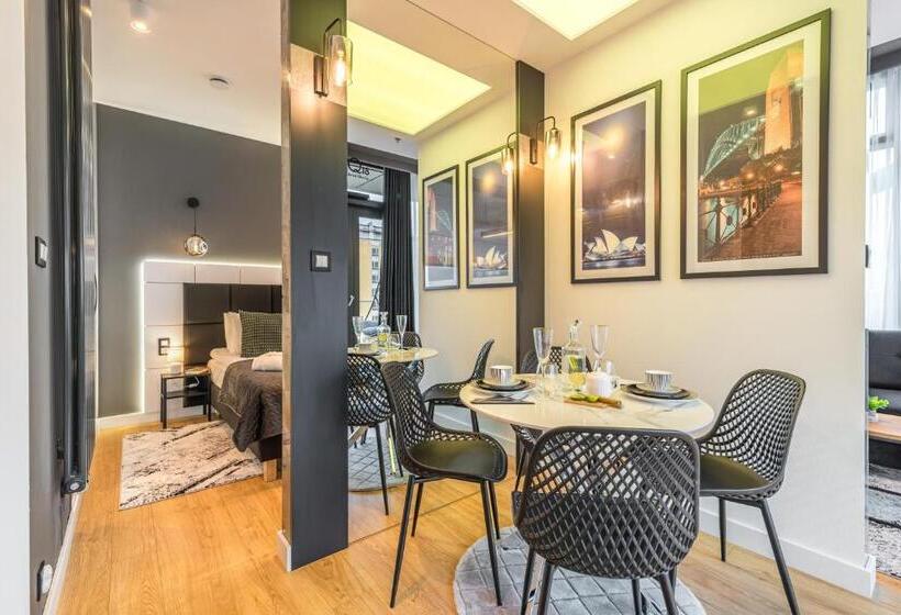 Suite with Terrace, Q18 Apart