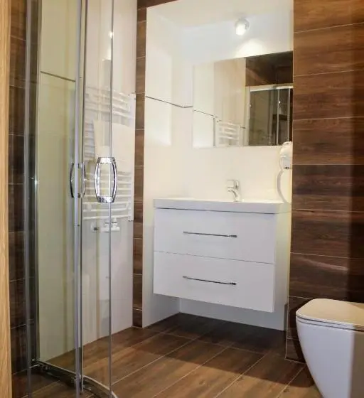 Classic Kolmen Hengen Huone, Askana   Basen, Sauny, Jacuzzi