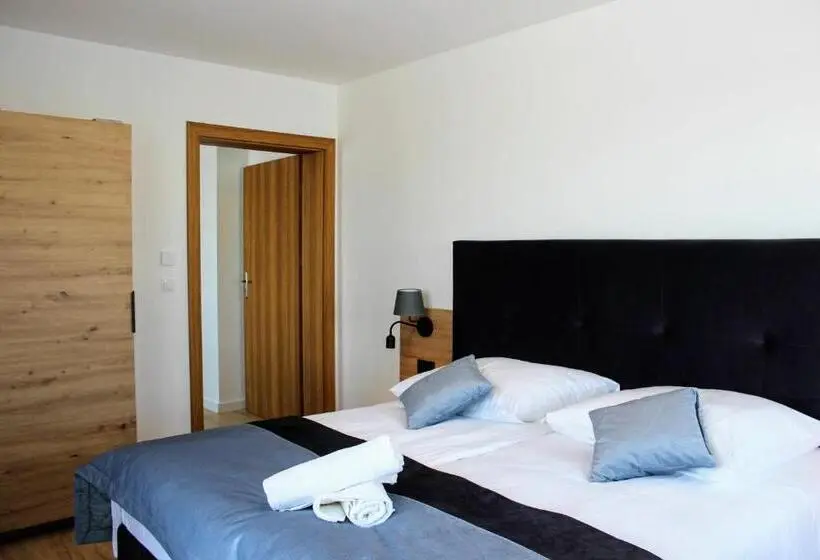 Classic Neljän Hengen Huone, Askana   Basen, Sauny, Jacuzzi