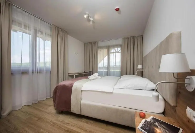Huoneisto 1 Makuuhuone Näkymä, Askana   Basen, Sauny, Jacuzzi