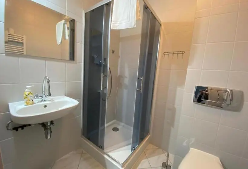 Standard Neljän Hengen Huone, Dom Brama Mazur