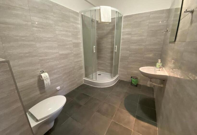 اتاق استاندارد چهار تخته, Dom Brama Mazur