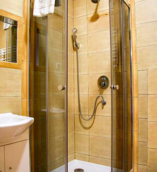 اتاق استاندارد سه نفره, Dw Pod Jaworami   Relaks W Spa   Jacuzzi, Sauna Na Wyłączność