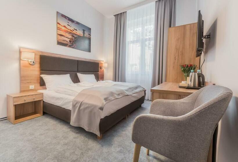 اتاق استاندارد, Harmony House