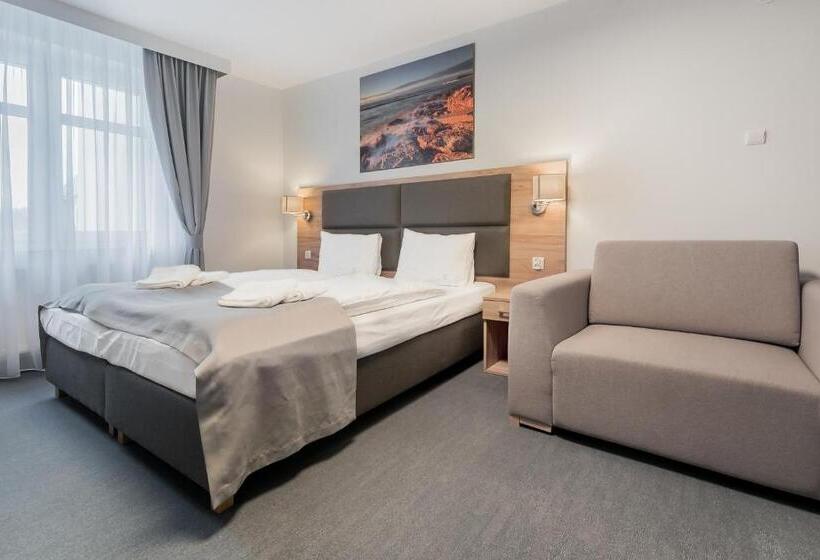 اتاق استاندارد چهار تخته, Harmony House