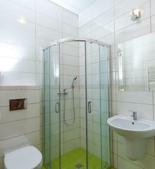 Standard Triple Room with Terrace, Cudne Manowce