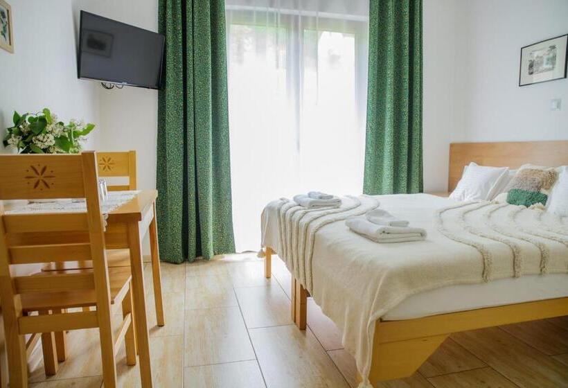 Teraslı Standart Oda, Cudne Manowce