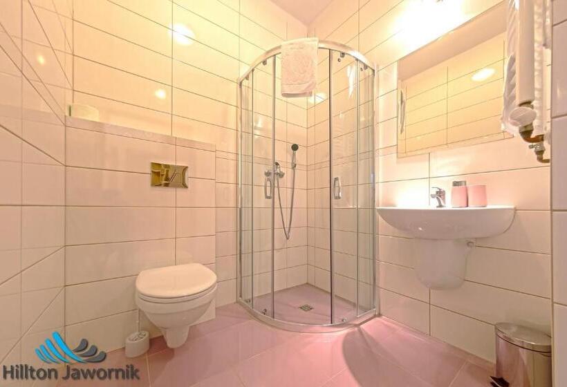 Balkonlu Üç Kişilik Standart Oda, Cudne Manowce